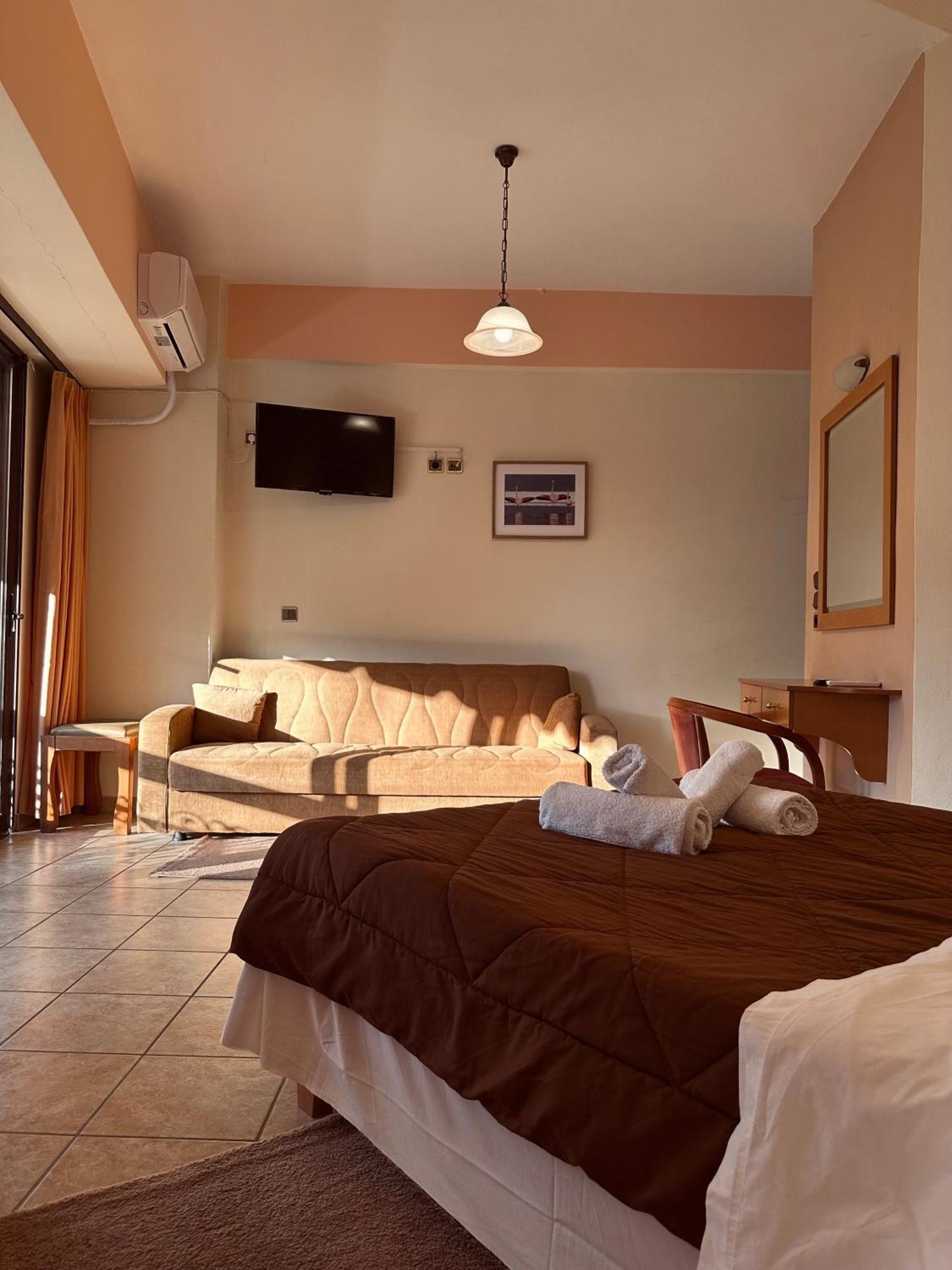 Studios Souropanis Kamena Vourla Ngoại thất bức ảnh
